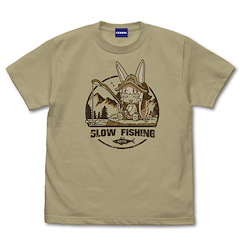 來自深淵 (細碼)「娜娜奇」烈日的黃金鄉 深卡其色 T-Shirt The Golden City of the Scorching Sun Fishing Nanachi T-Shirt /SAND KHAKI-S【Made in Abyss】